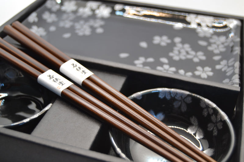Elegant 2-piece sushi set 