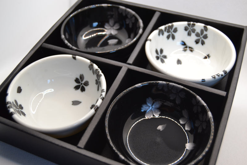 Sakura bowl set of 4 